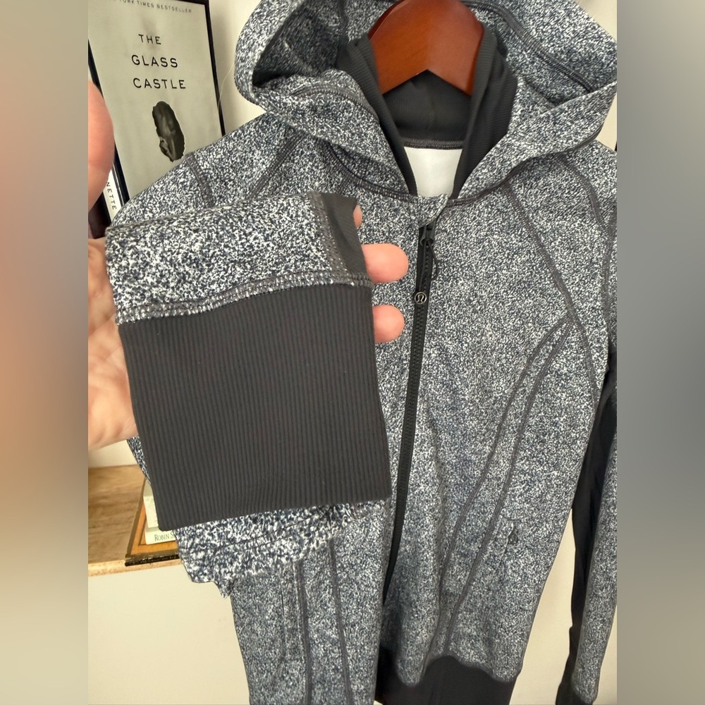 Lululemon Daily Practice
Jacket in Rio Mist - Picture 4 of 11